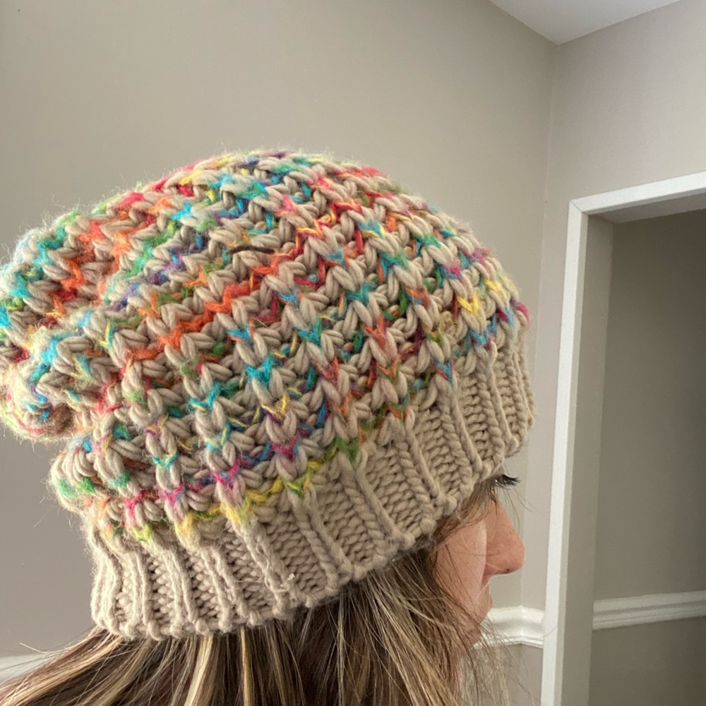 Slouchy winter hat - Picture 3 of 3